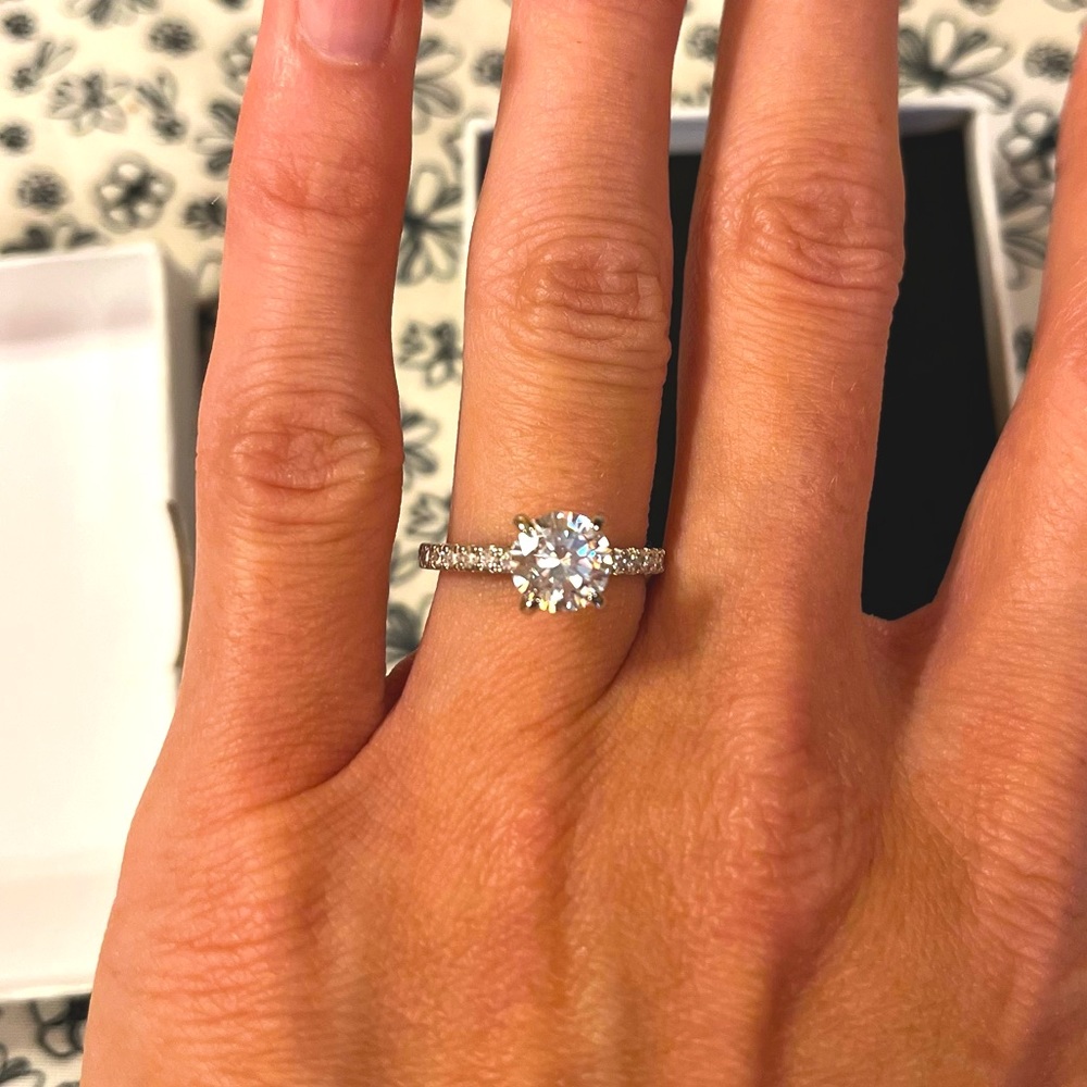 NWB Size 5 Beautiful Cocktail Ring